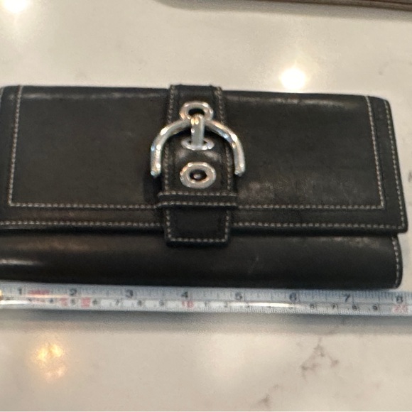 EUC Coach wallet b/w leather - Picture 5 of 5